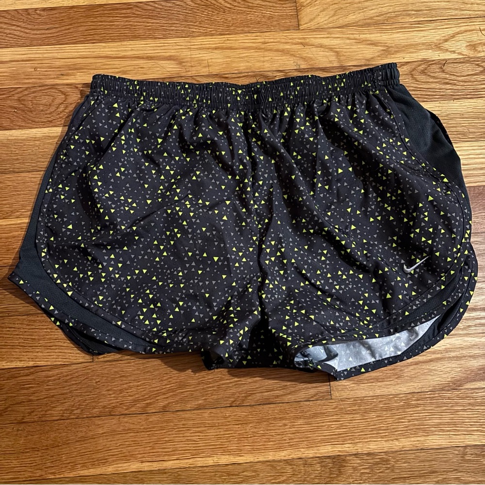 Women's Black and Green Nike shorts / Size Large